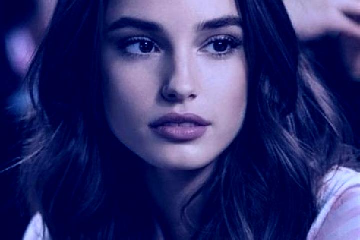 Zoey, 36, a brunette brown-eyed european companion based in Taglio di Po. Offering Party Girl, Striptease, CIM, Erotic Massage. Available for incall and outc...