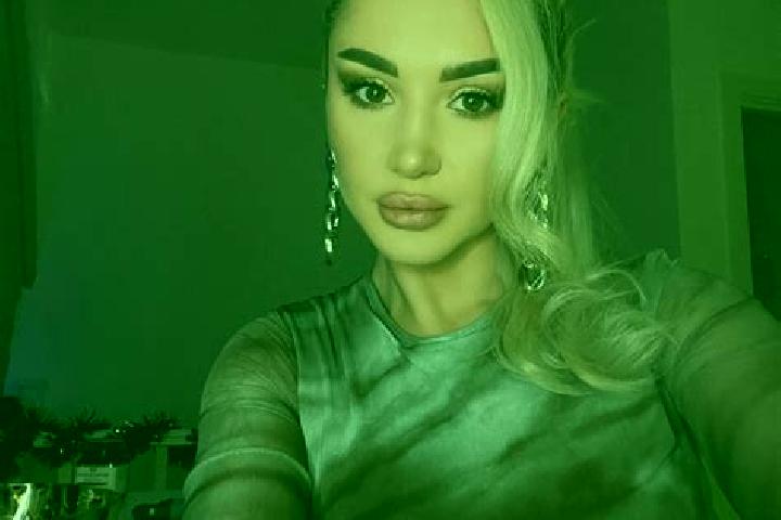 Zoey, 36, a dark blonde amber-eyed mixed companion based in Nalvadi. Offering 69, GFE, Erotic Massage, Duos, Dinner Date. Available for incall and outcall, d...