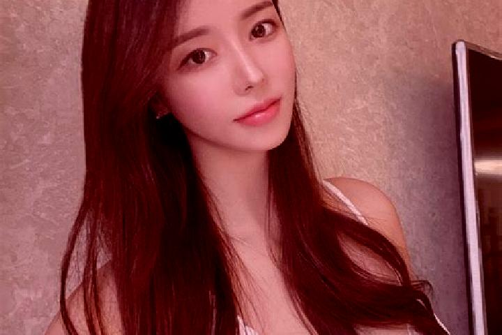 Zoey, 36 — Escort in Luefeng, China