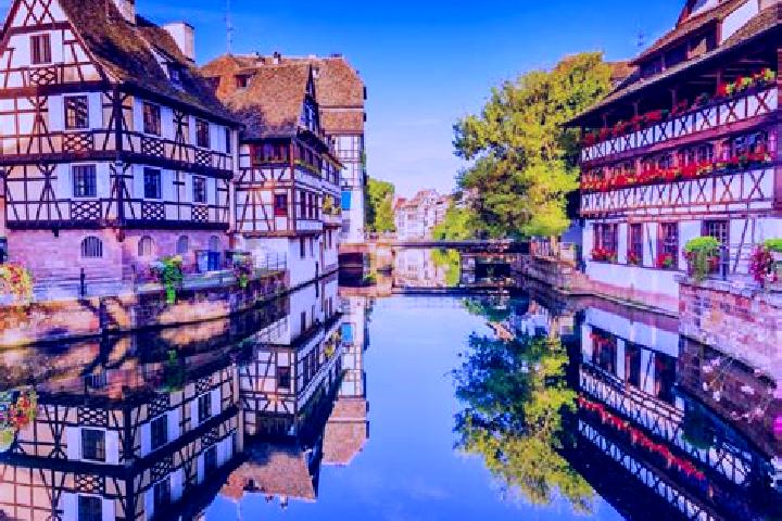 Zoey, 36 — Escort in Mont, France