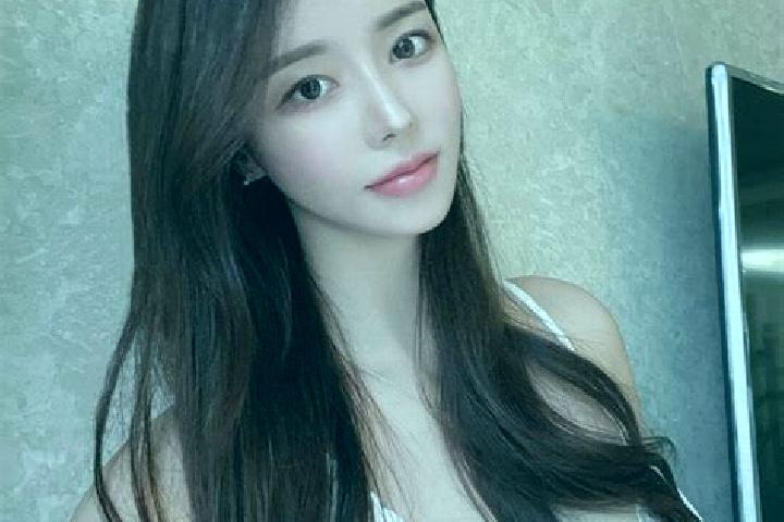 Zoey, 36 — Escort in Myoryang, South Korea