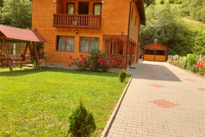 Zoey, 36 — Escort in Rau Sadului, Romania