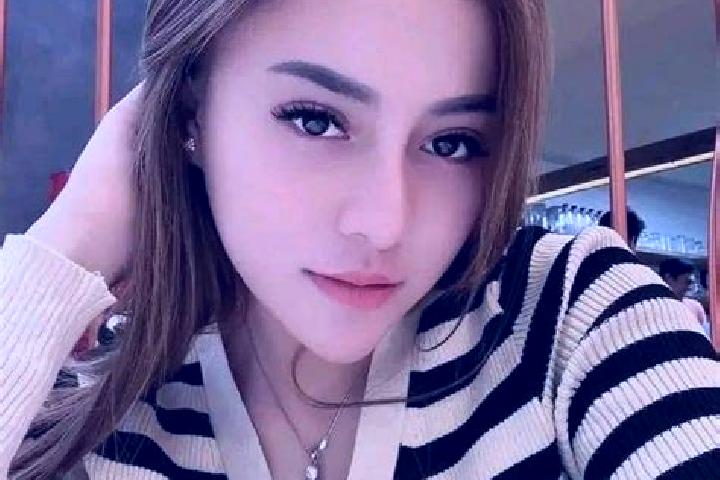 Zoey, 36 — Escort in Totok, Indonesia
