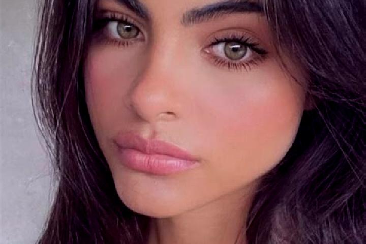 Zoey, 37, a black hazel-eyed european companion based in Bitadtun. Offering Erotic Massage, Overnight, Travel Companion. Available for incall and outcall, ov...