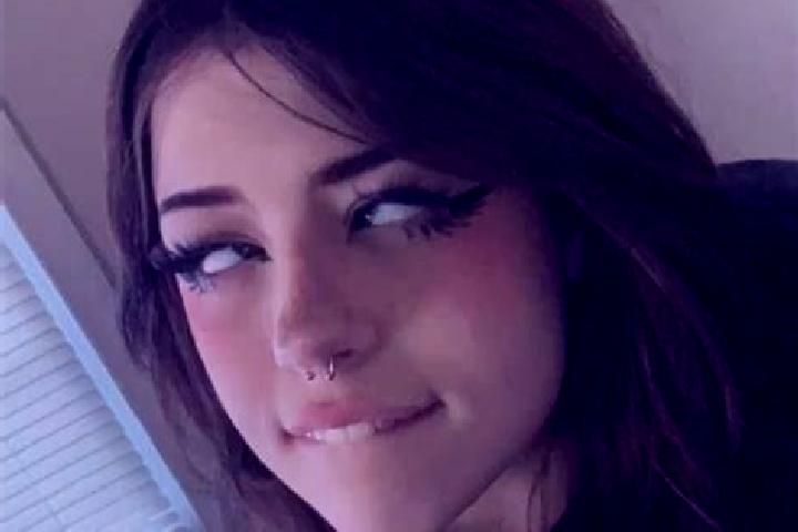 Zoey, 37, a brunette amber-eyed mixed companion based in Elbigenalp. Offering OWO, Party Girl, Roleplay. Available for incall and outcall, day and evening da...