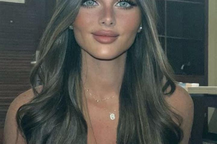 Zoey, 37, a brunette brown-eyed mediterranean companion based in Kheri Sampla. Offering BDSM, Dinner Date, Erotic Massage, Travel Companion. Available for in...