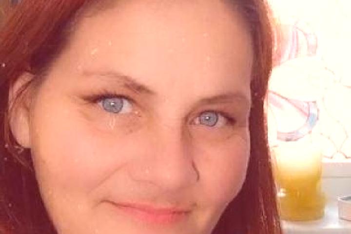 Zoey, 37, a red brown-eyed european companion based in Turia Poliana. Offering Prostate Massage, 69. Available for incall and outcall, day and evening dates.