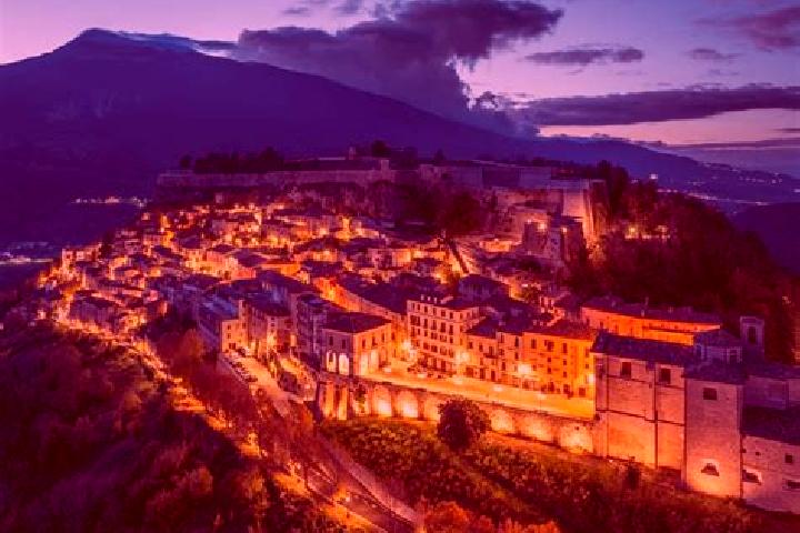 Zoey, 37 — Escort in Chieuti, Italy