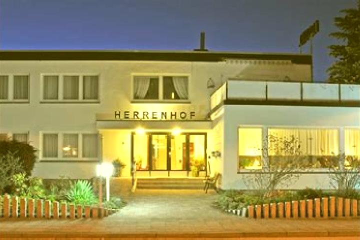 Zoey, 37 — Escort in Herrenhof, Germany