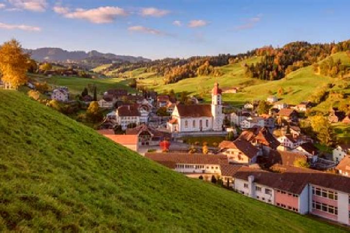 Zoey, 37 — Escort in Luthern, Switzerland