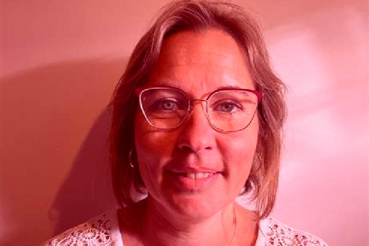 Zoey, 37 — Escort in Montfort-le-Gesnois, France