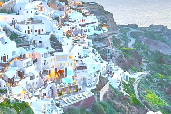 Zoey, 37 — Escort in Psathopyrgos, Greece