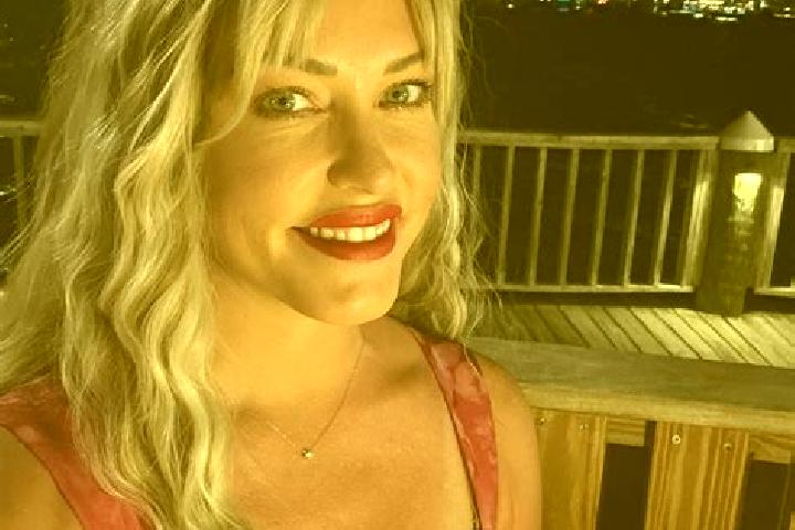 Zoey, 37 — Escort in Sabetha, United States