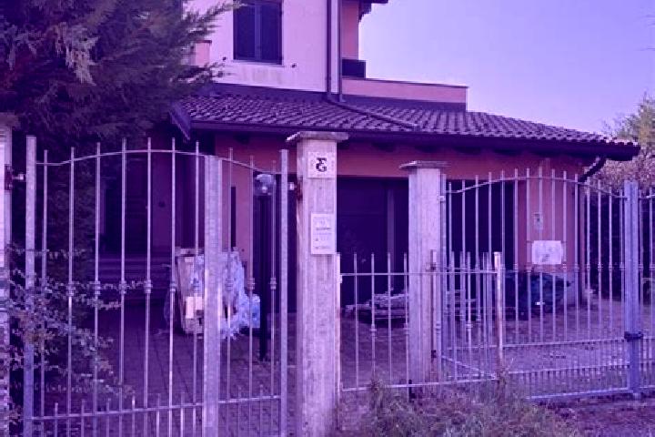 Zoey, 37 — Escort in Vignole Borbera, Italy