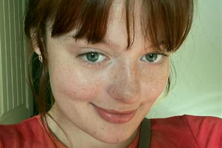 Zoey, 38, a red brown-eyed mixed companion based in Borna. Offering Overnight, Party Girl. Available for incall and outcall, day and evening dates.