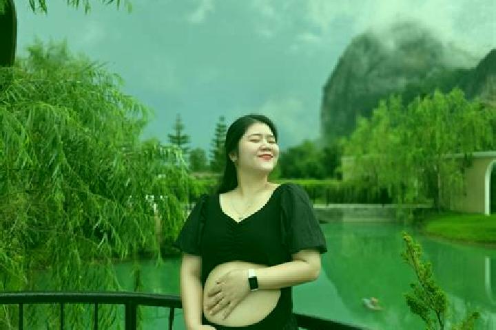 Zoey, 38 — Escort in Banyliv-Pidhirnyi, Ukraine