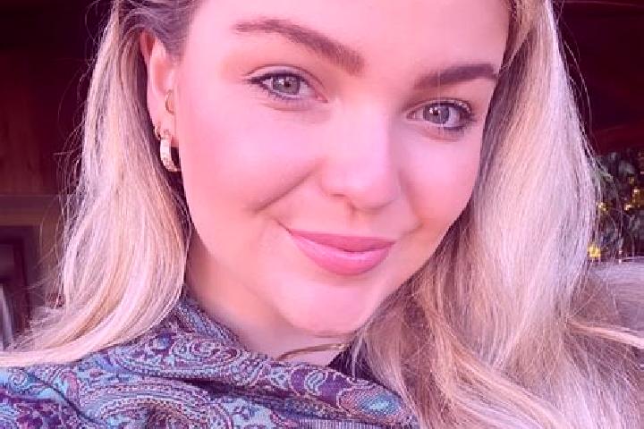 Zoey, 38 — Escort in Belmont North, Australia