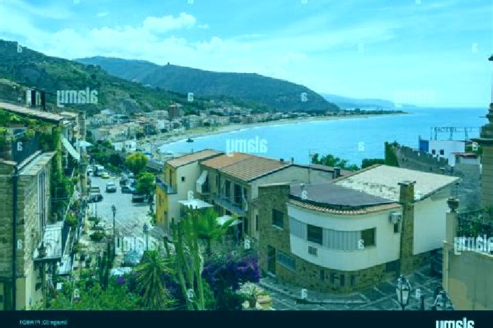 Zoey, 38 — Escort in Castel di Tusa, Italy