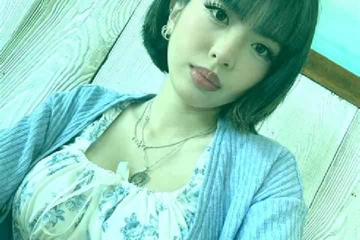 Zoey, 38 — Escort in Tualangcut, Indonesia