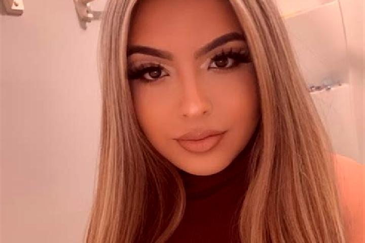 Zoey, 39, a blonde grey-eyed latina companion based in Beriu. Offering Travel Companion, Couples. Available for incall and outcall, day and evening dates.