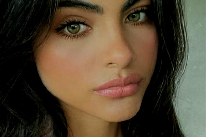 Zoey, 39, a brunette green-eyed latina companion based in Francieres. Offering Massage, Erotic Massage, Tantra, Roleplay. Available for incall and outcall, d...