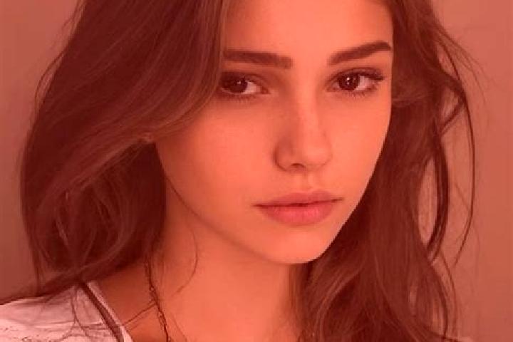 Zoey, 39, a chestnut hazel-eyed slavic companion based in Jouy-Mauvoisin. Offering Girlfriend Experience, CIM, Couples. Available for incall and outcall, ove...
